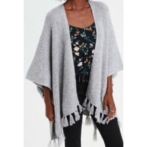 AMERICAN EAGLE Knit Fringe Sweater Poncho, Light Gray, One Size